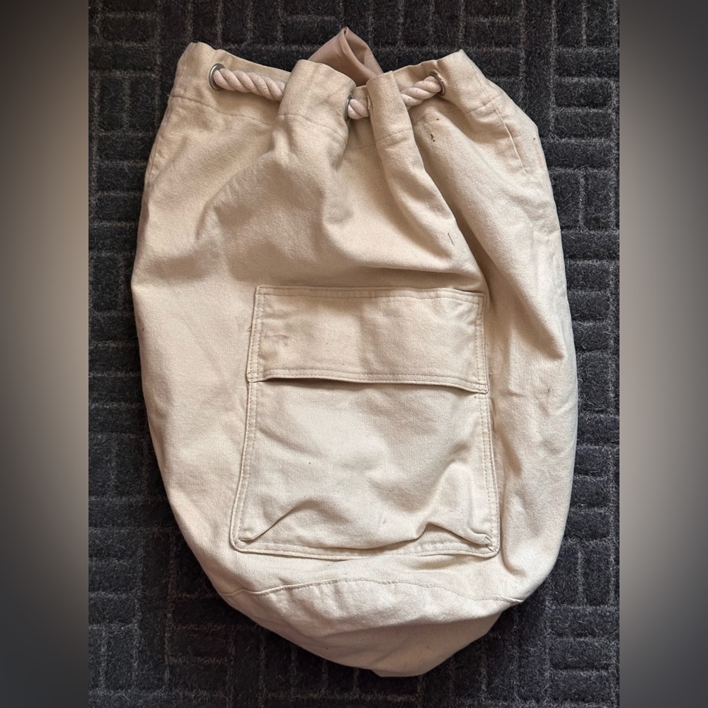 ASOS Oversized Duffel Bag / Backpack Rope Straps - Picture 3 of 8